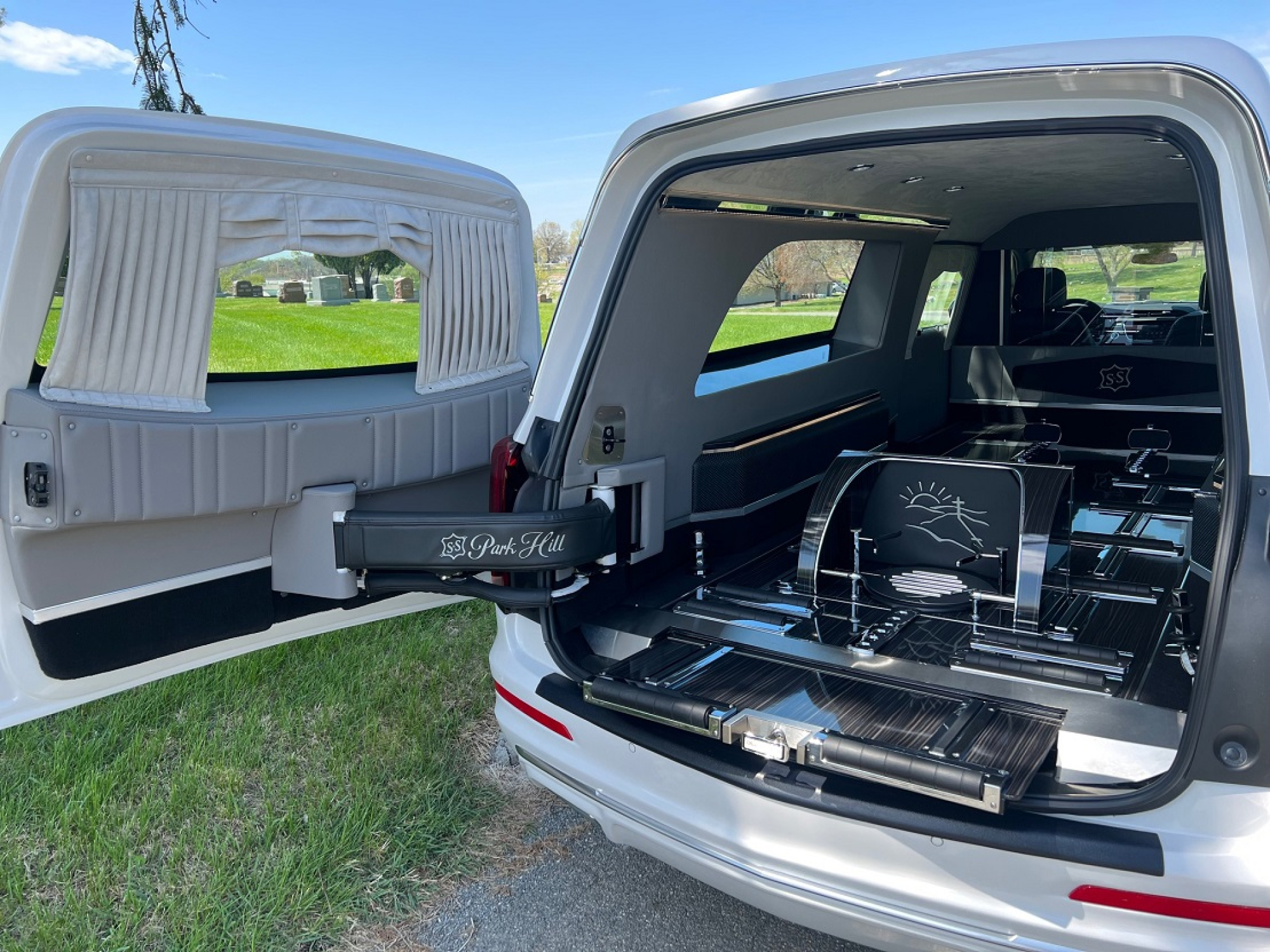 2021-Cadillac-XT6-SS-Park-Hill-White-Funeral-Coach-new-hearse-for-sale-13