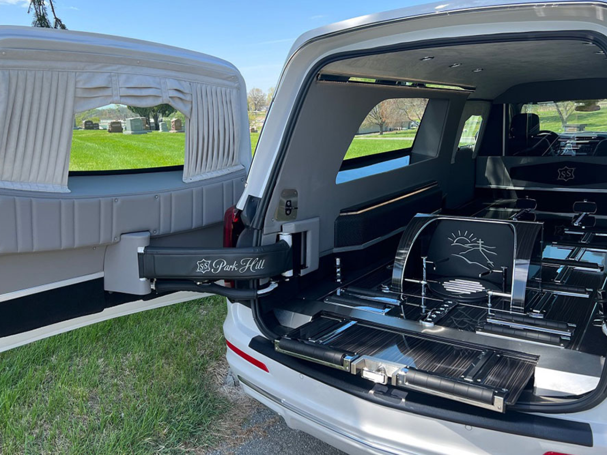 2021-Cadillac-XT6-SS_Park_Hill_interior-1