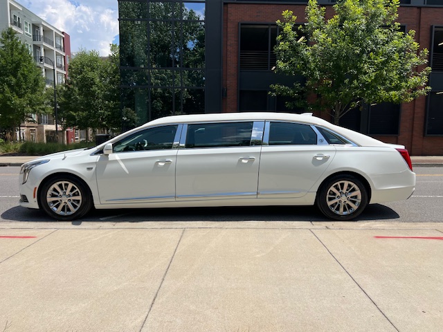 2019 S&S Raised Roof Six Door Limouisne
