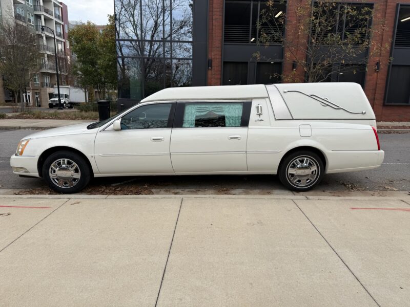 2006 Cadillac Miller-Meteor LeClassic Hearse